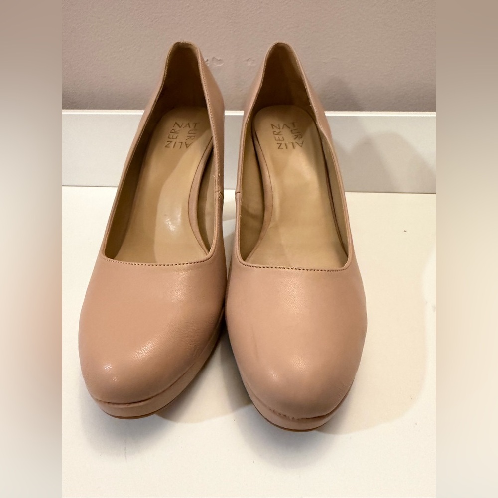 Naturalizer‎ Blush Leather Round-Toe Pumps
